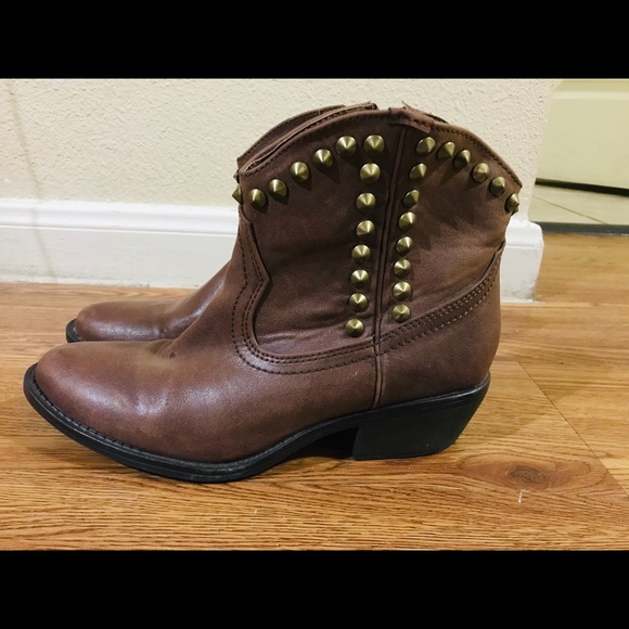 Boots - Picture 1 of 3